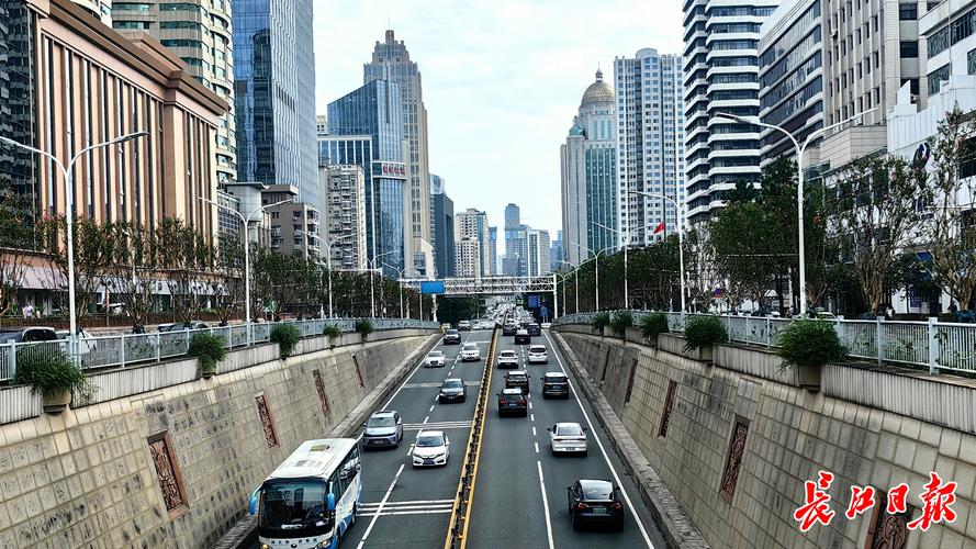 "一路一策",武漢59條道路再升顏值_輪播圖_新聞中心_長江網(wǎng)_cjn.cn